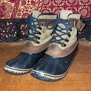 Womens sorel boots size 8.5